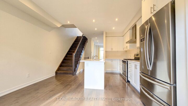 Property Photo:  32 Harvest Field Road  ON L6B 1N4 