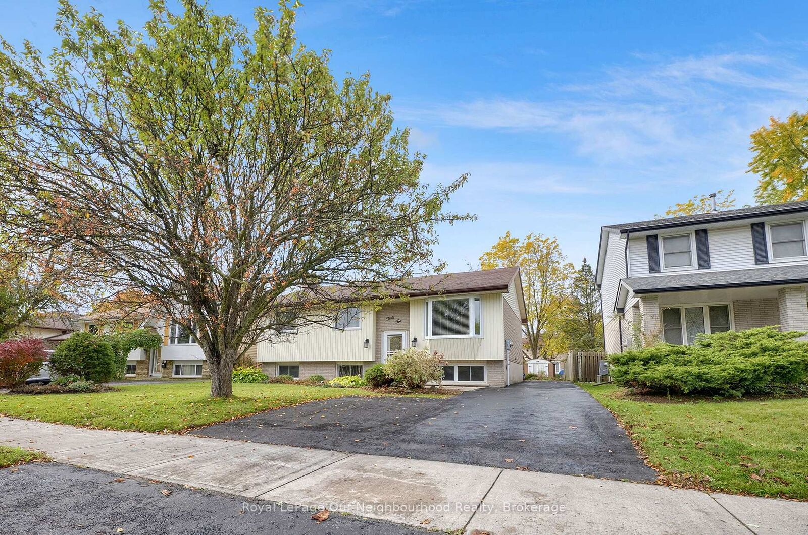Property Photo:  32 Alnet Drive  ON K8P 4V9 