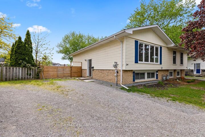 Property Photo:  24 Tara Crescent  ON L2V 4M1 