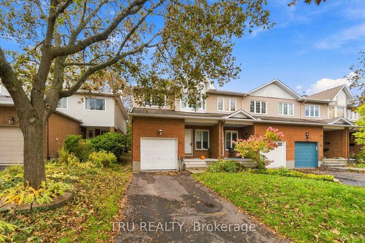 Property Photo:  62 Hunter's Glen Crescent  ON K1T 3P9 