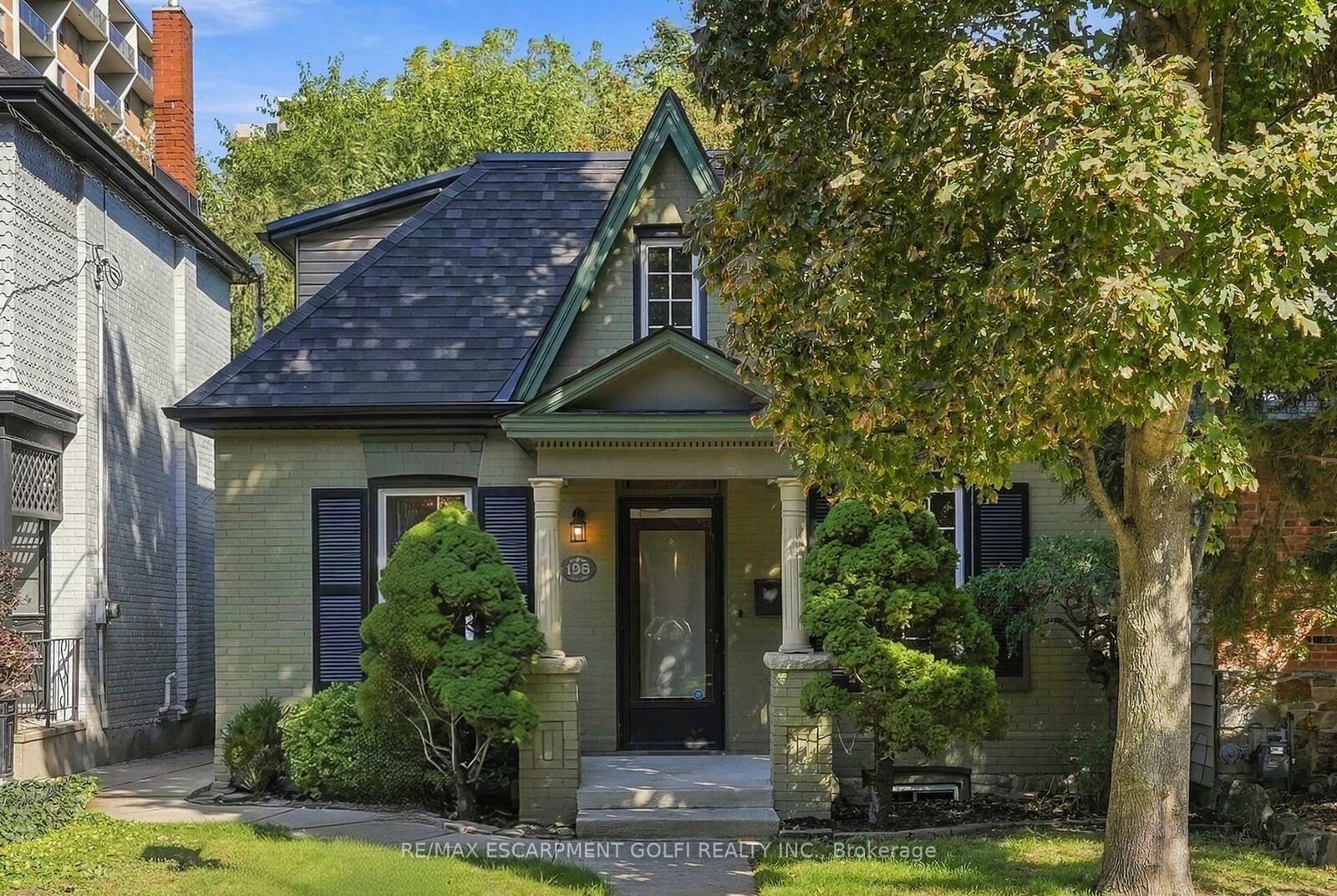 Property Photo:  198 Duke Street  ON L8P 1Y2 
