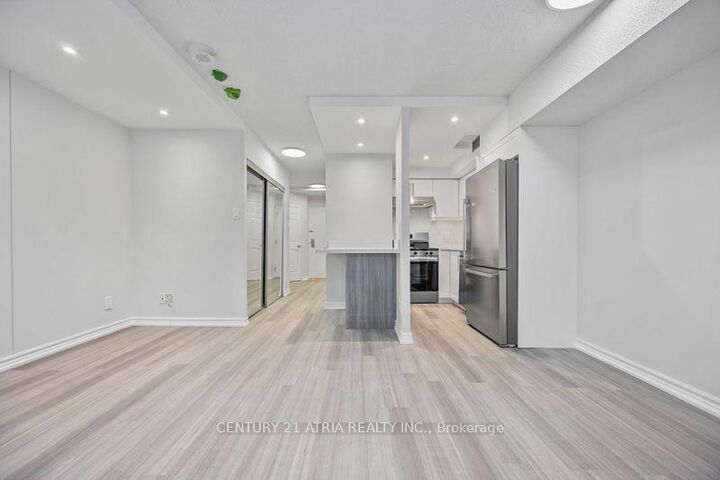 Property Photo:  55 Centre Avenue 2205  ON M5G 2H5 
