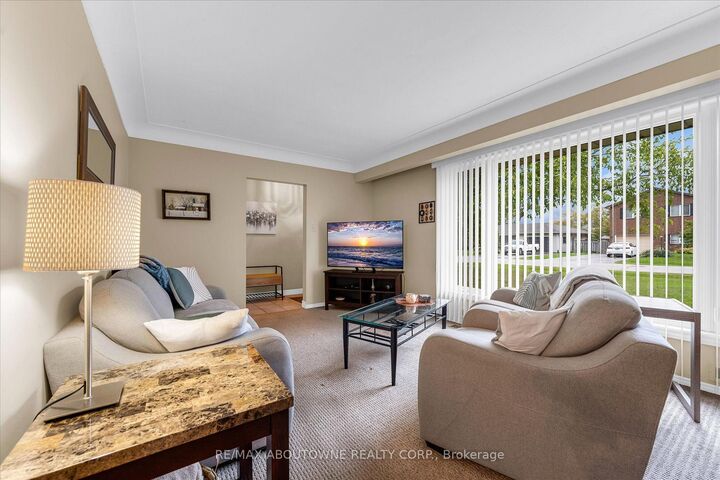 Property Photo:  7 Douglas Avenue  ON L3M 4E3 