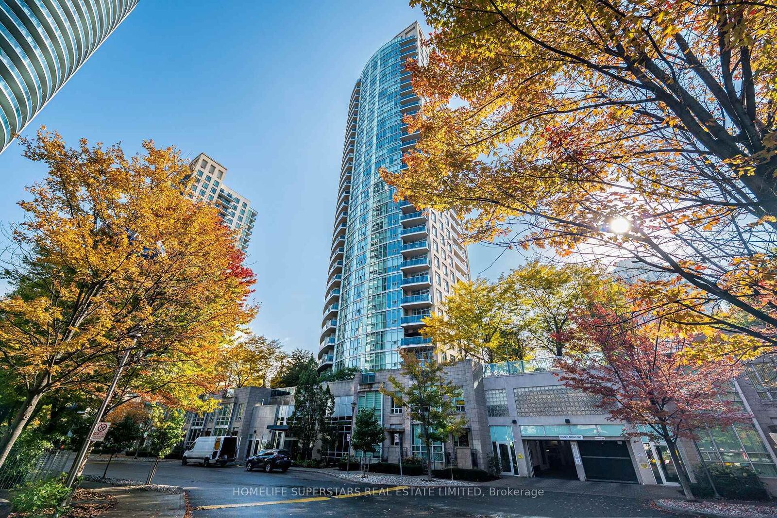 Property Photo: 70 Absolute Avenue 707 ON L4Z 0A4