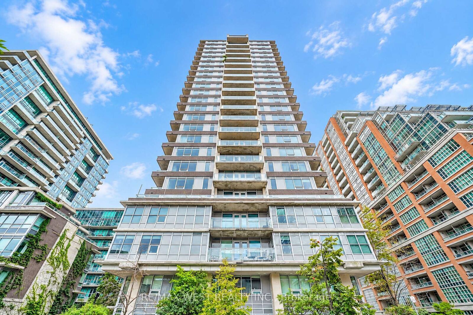 Property Photo:  59 East Liberty Street 1705  ON M6K 3R1 