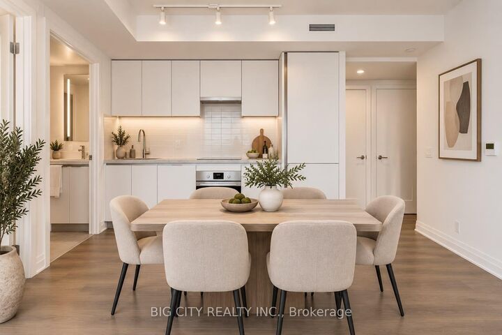Property Photo:  25 Frederick Todd Way 1407  ON M4G 0C9 