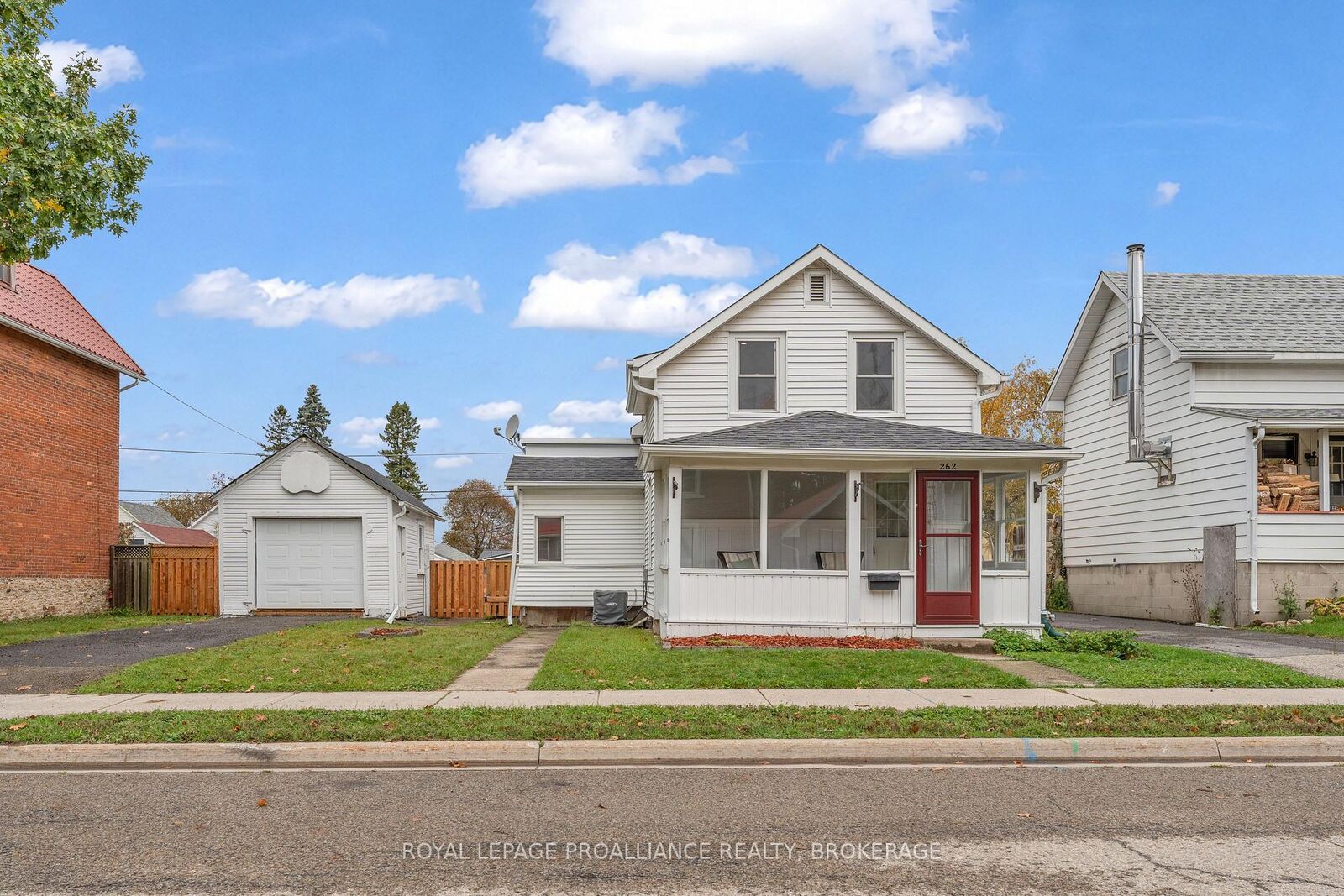 Property Photo:  262 Brock Street  ON K7G 1K4 