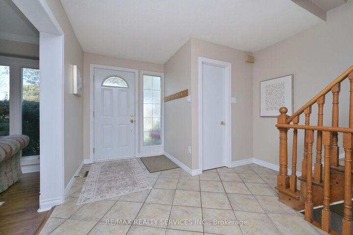 Property Photo:  10 Danesbury Crescent  ON L6T 1T3 