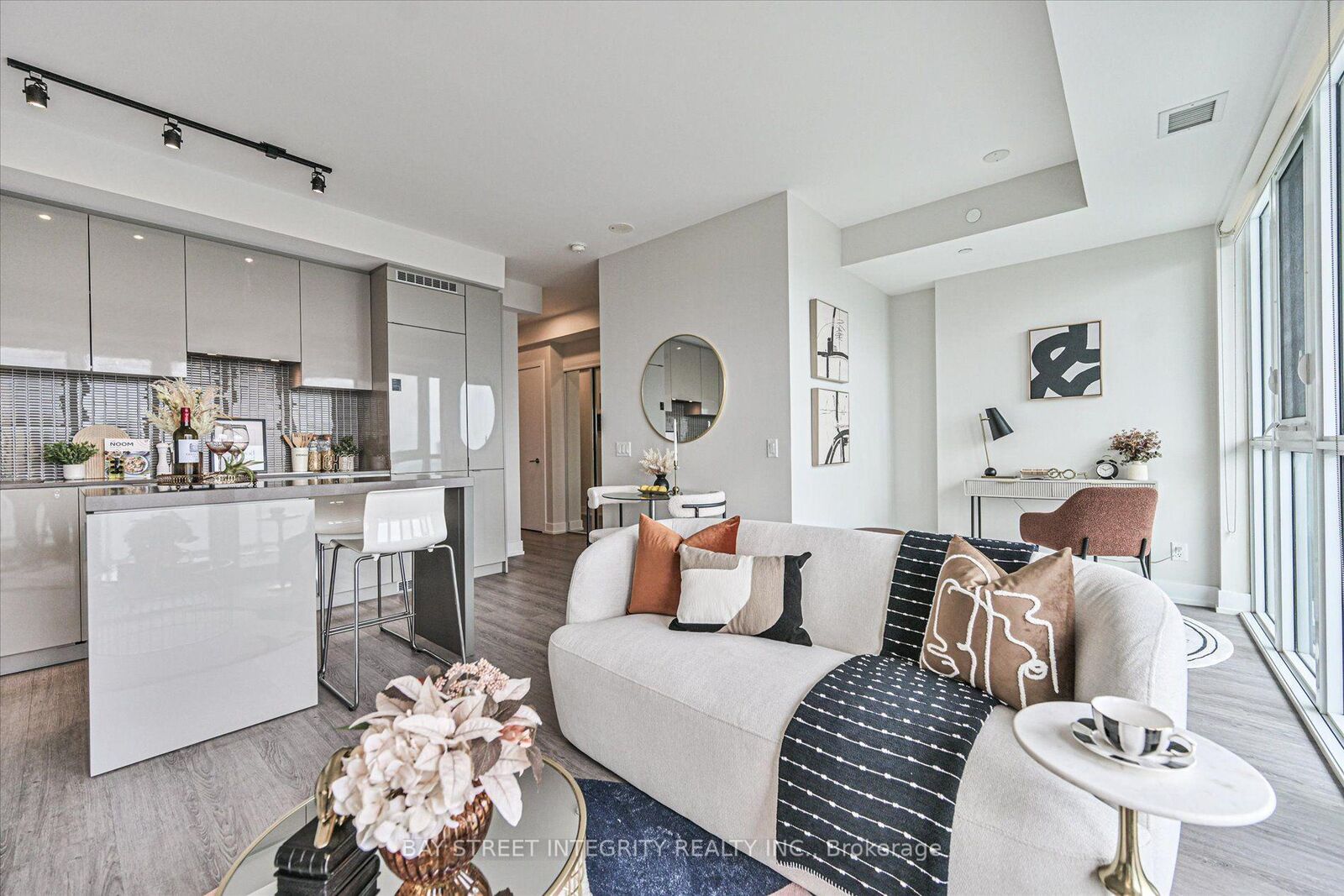 Property Photo:  7 Grenville Street 3807  ON M4Y 0E9 