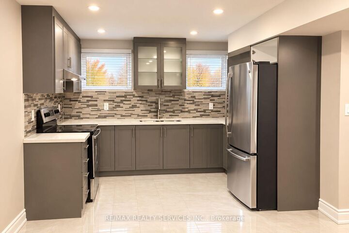 Property Photo:  49 Lionhead Golf Club Road  ON L6Y 1P3 