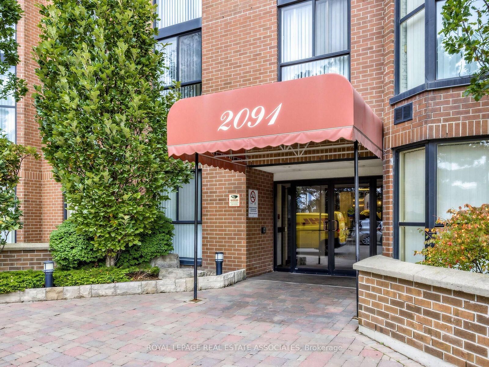 Property Photo:  2091 Hurontario Street 504  ON L5A 4E6 