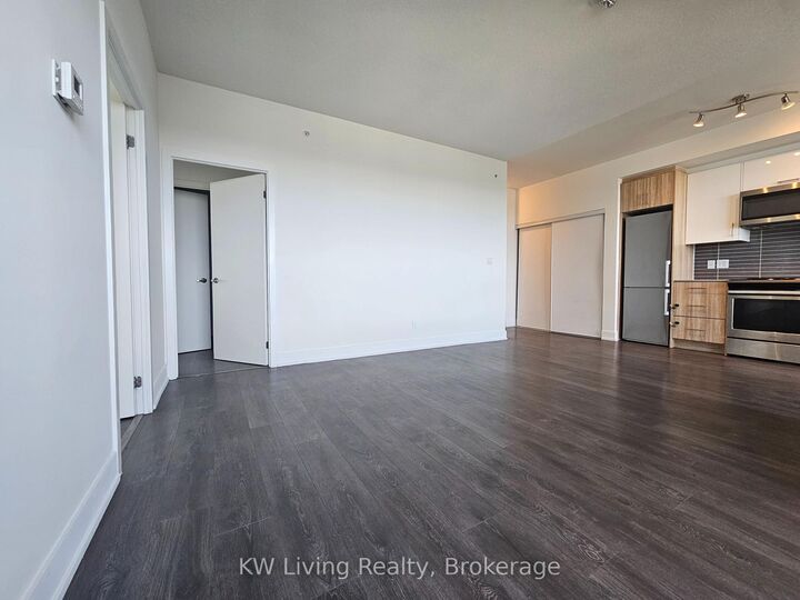 Property Photo:  180 Fairview Mall Drive 709  ON M2J 0G4 