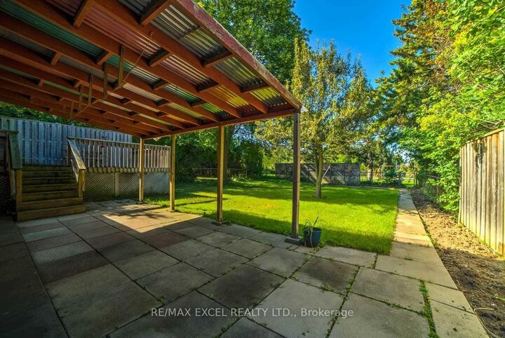 Property Photo:  54 Bowerbank Drive  ON M2M 1Z8 