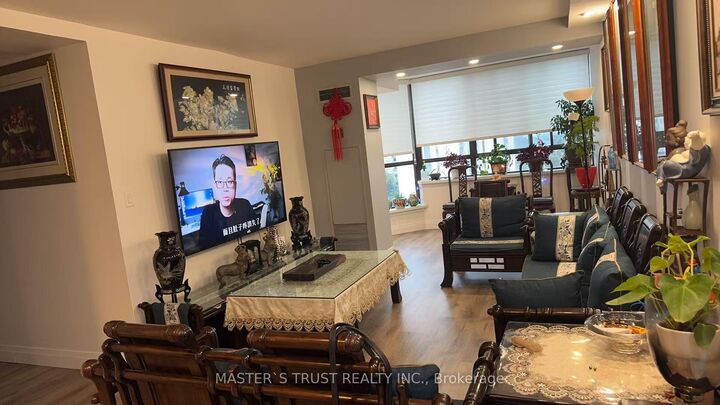 Property Photo:  55 Bamburgh Circle 1209  ON M1W 3V4 
