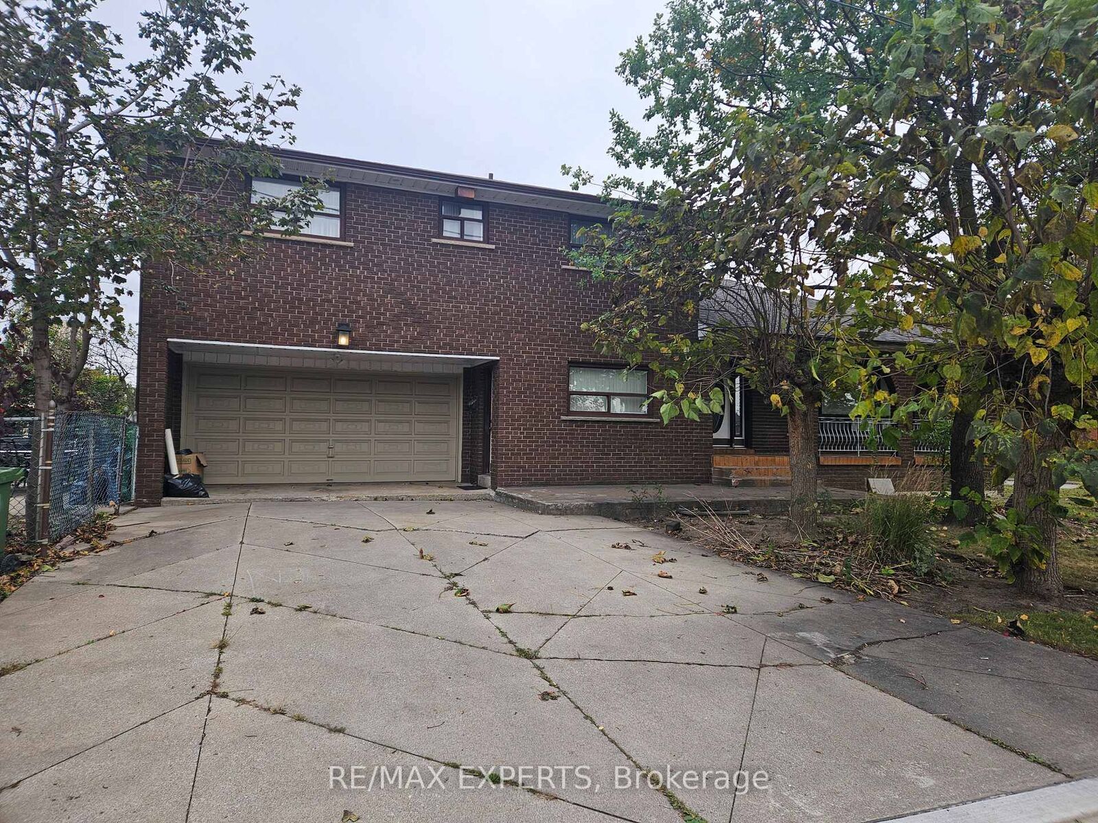 Property Photo:  1 Byworth Boulevard  ON M9R 1W8 