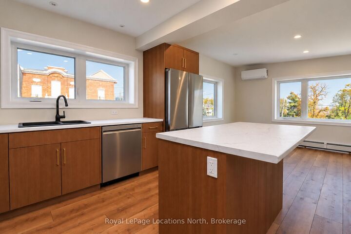 Property Photo:  51 Sykes Street N 3  ON N4L 1V9 