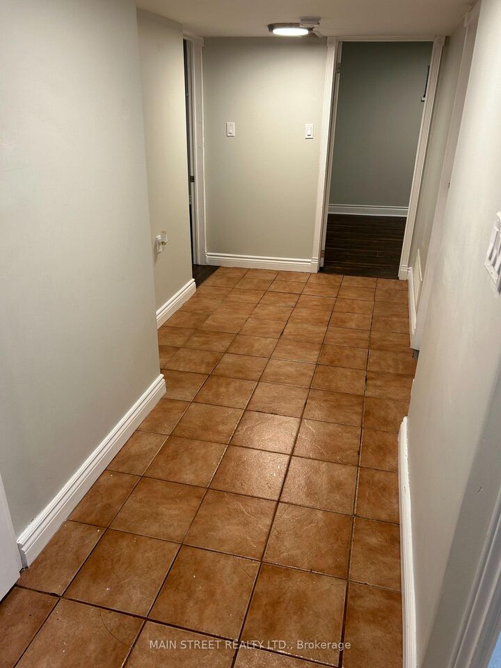 Property Photo:  204 Cherrywood Drive Basement  ON L3Y 2X8 