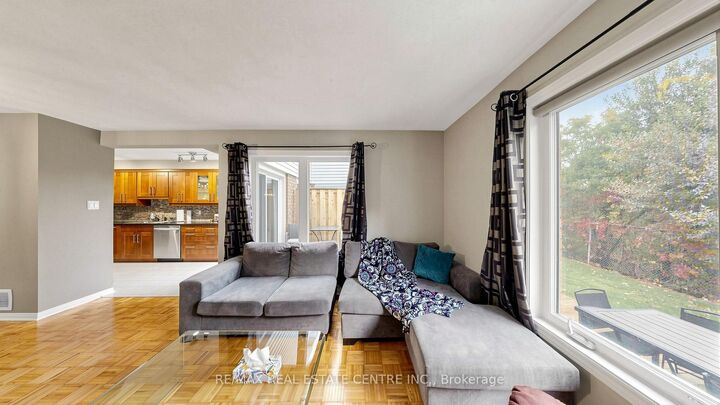 Property Photo:  2215 Cleaver Avenue 3  ON L7M 4C5 