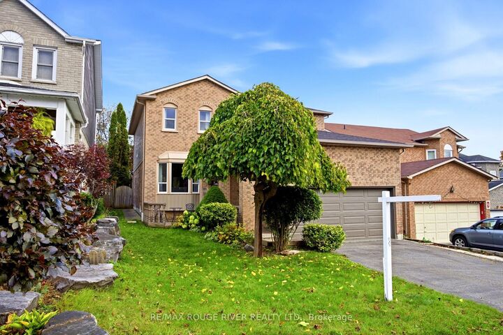 Property Photo:  7 Greenview Court  ON L1N 8J2 