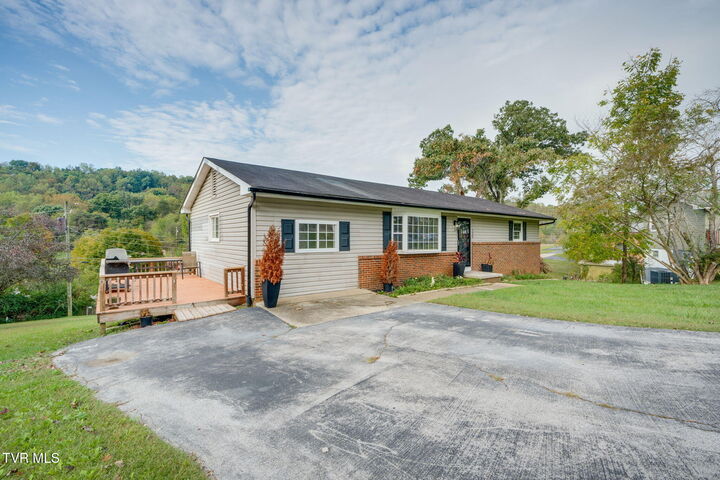 Property Photo: 720 Norris Avenue TN 37665