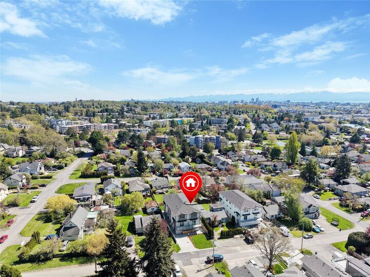 Property Photo:  921 Dale St #1  BC V8X 2V9 