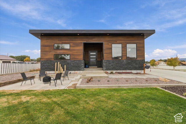 Property Photo:  280 E 200 S  UT 84634 