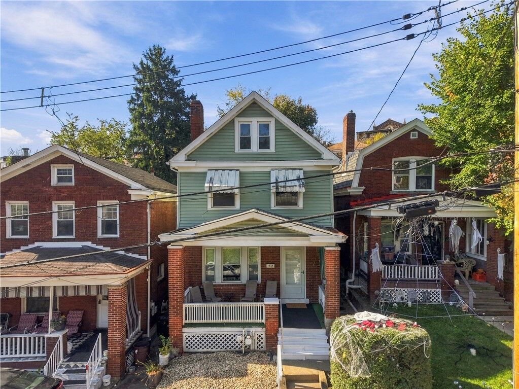 Property Photo:  2818 Brentwood Avenue  PA 15227 