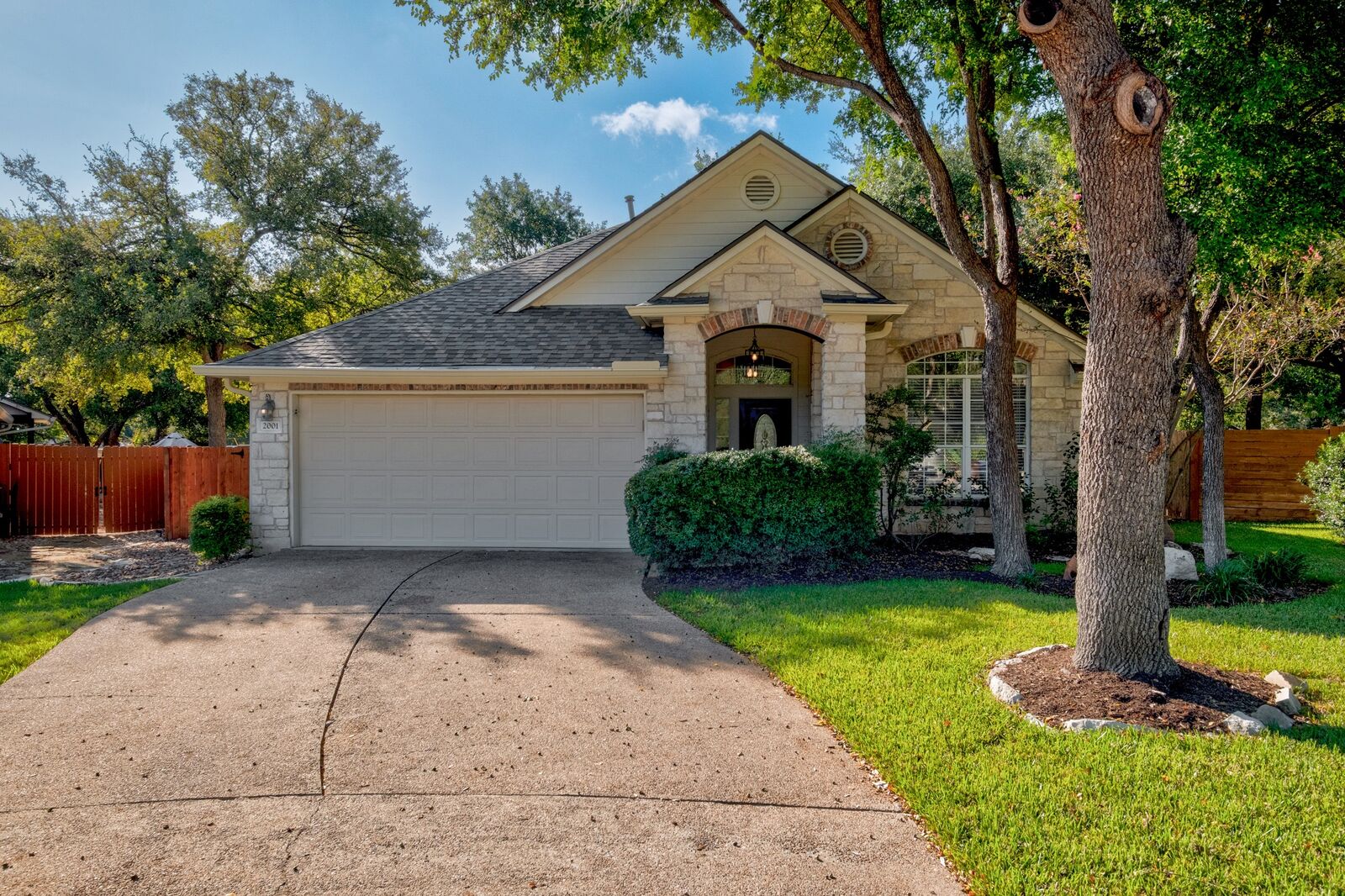 Property Photo:  2001 Kimbrook Drive  TX 78681 