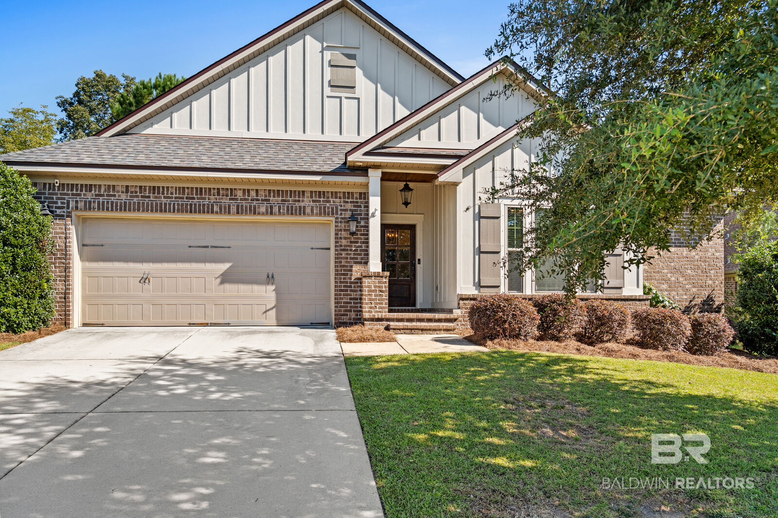 Property Photo: 30212 Persimmon Drive AL 36527