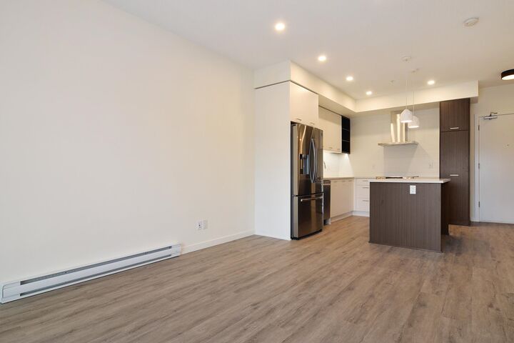 Property Photo:  20087 68 Avenue B408  BC V3Y 0Y3 