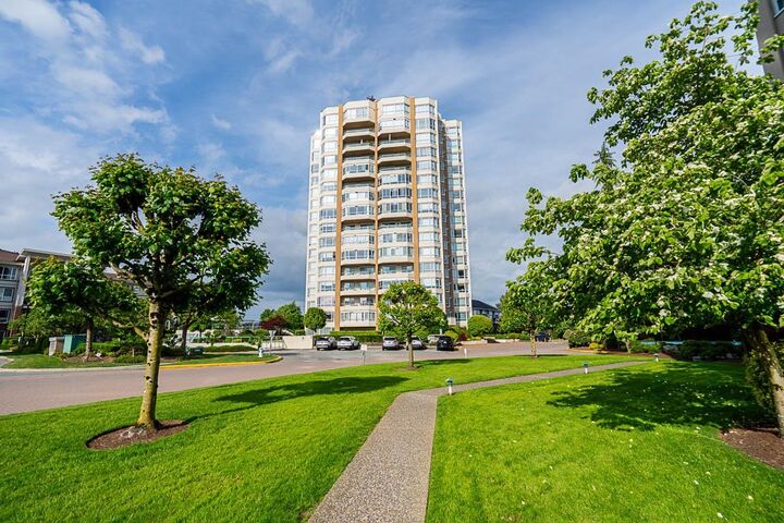 Photo de la propriété: 3190 Gladwin Road 1201 BC V2T 5T2