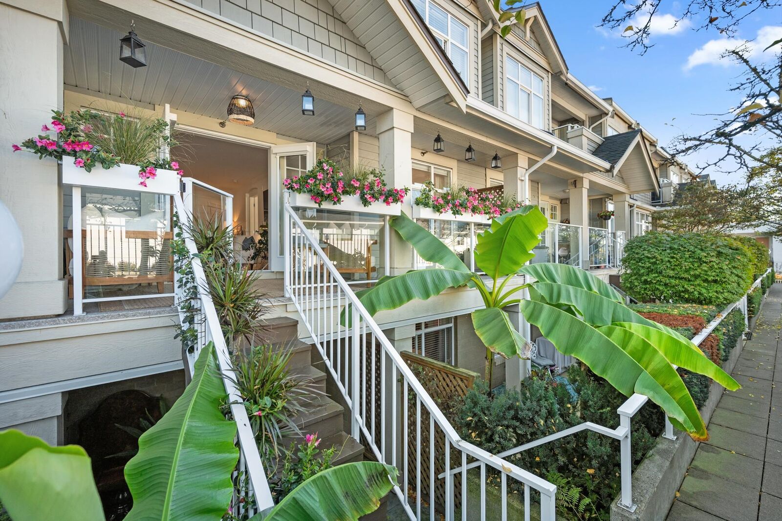 Property Photo:  15621 Marine Drive 203  BC V4B 1E1 