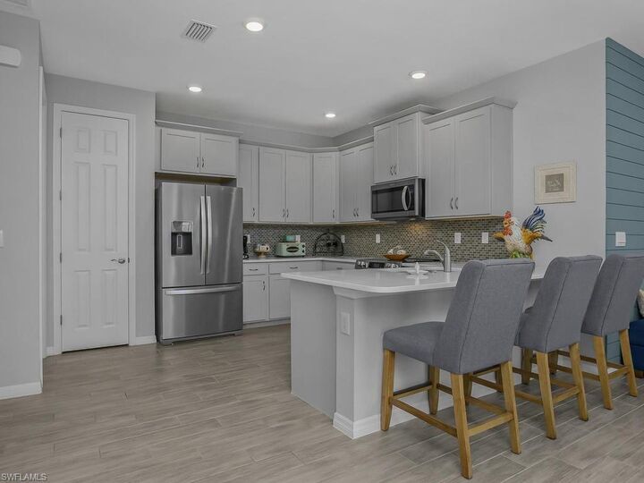 Property Photo: 1220 Enbrook Loop FL 34114