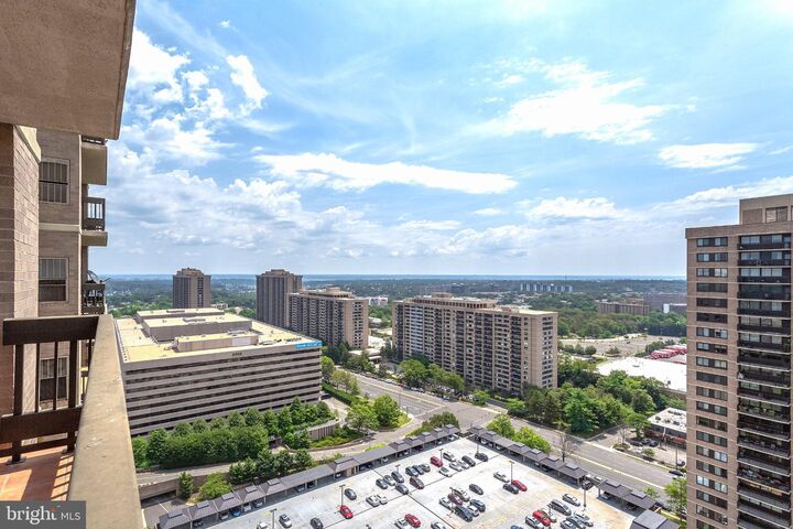 Property Photo:  5505 Seminary Road 2403N  VA 22041 