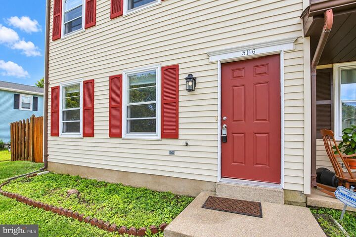 Property Photo: 5116 Cottonwood Court VA 22407