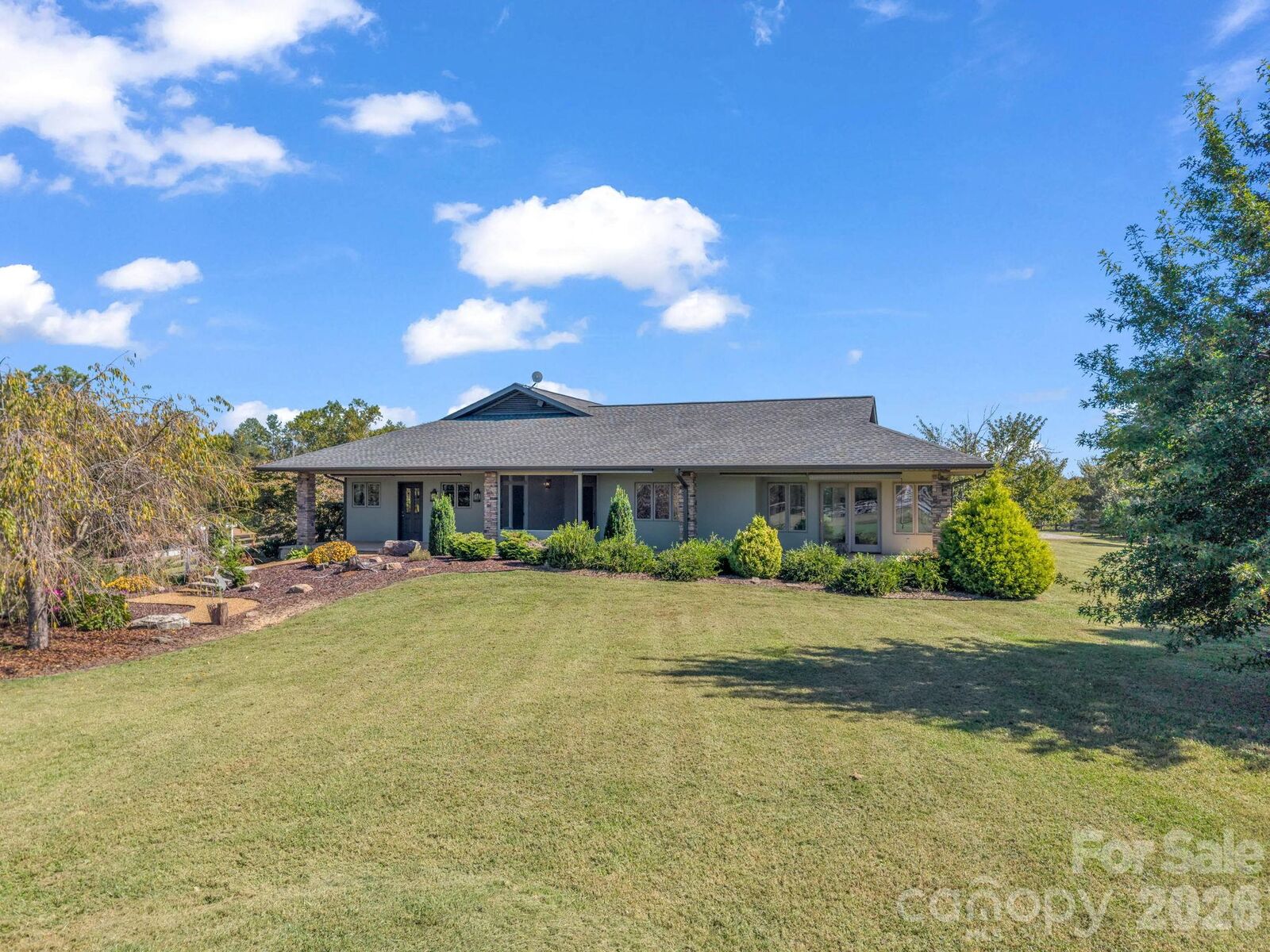 Property Photo:  401 Over Hill Drive  NC 28782 