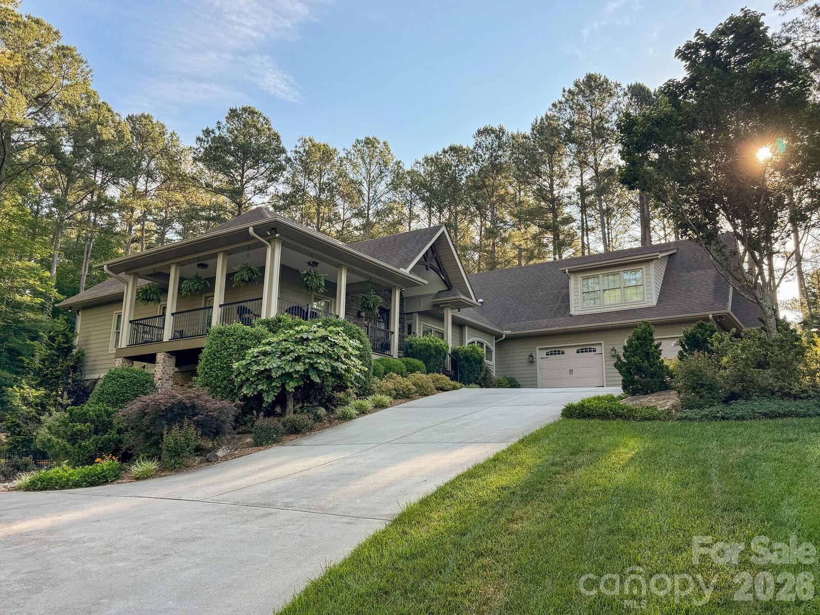 Property Photo: 5464 Back Shore Drive NC 28630