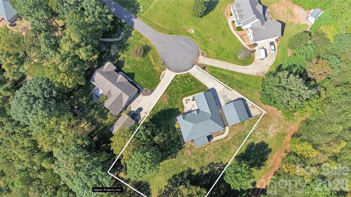Property Photo:  166 Appaloosa Lane  NC 28625 