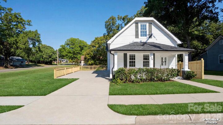 Property Photo:  604 Oak Street  NC 28115 