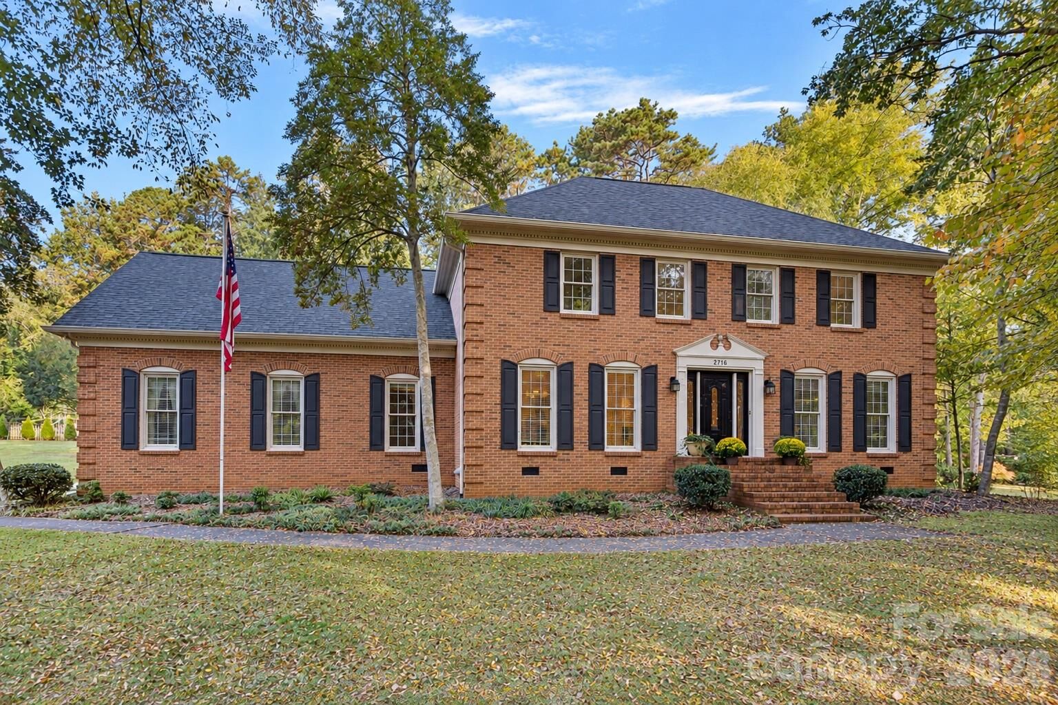 Property Photo:  2716 Oldenway Drive  NC 28269 