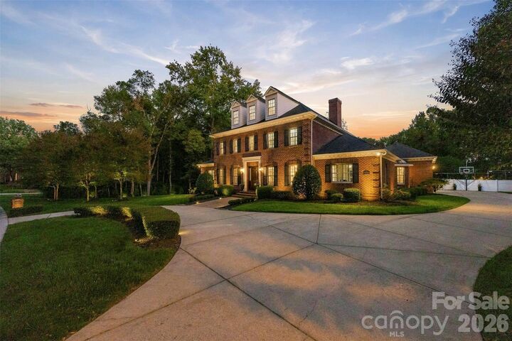 Property Photo: 3236 Shillington Place NC 28210