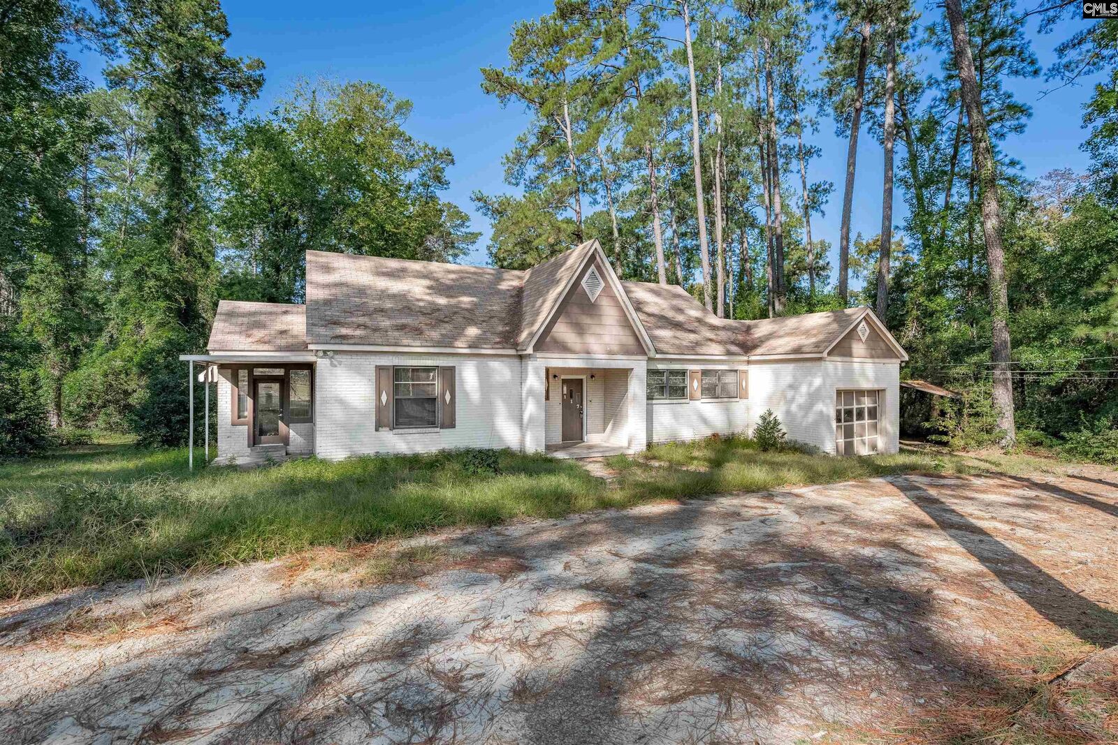 Property Photo:  117 Pinecrest  SC 29170-3334 