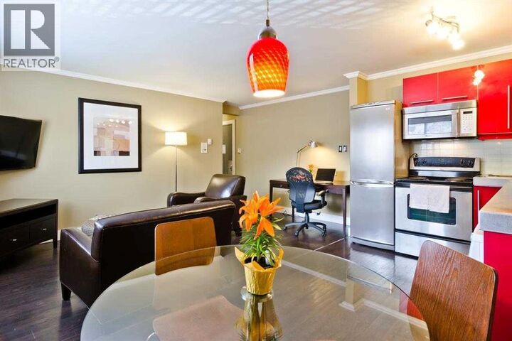Property Photo:  517 15 Avenue Southwest  AB T2R 0R3 
