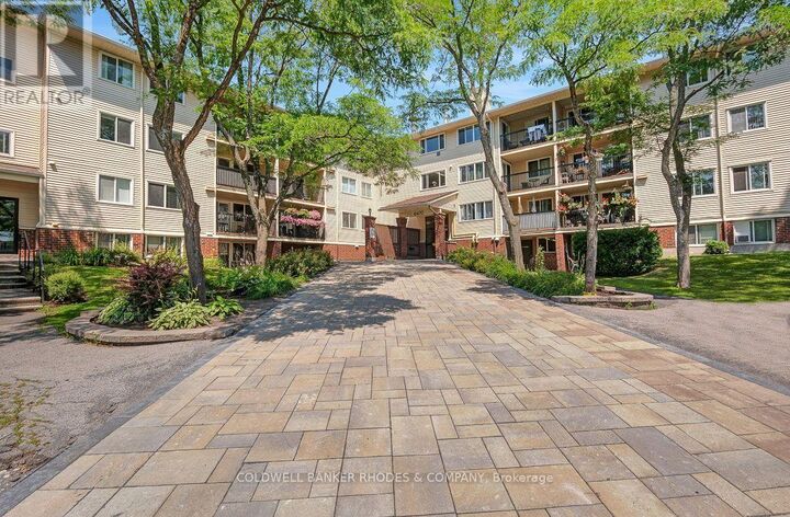 Property Photo: 6470 Bilberry Drive 414 ON K1C 4P1