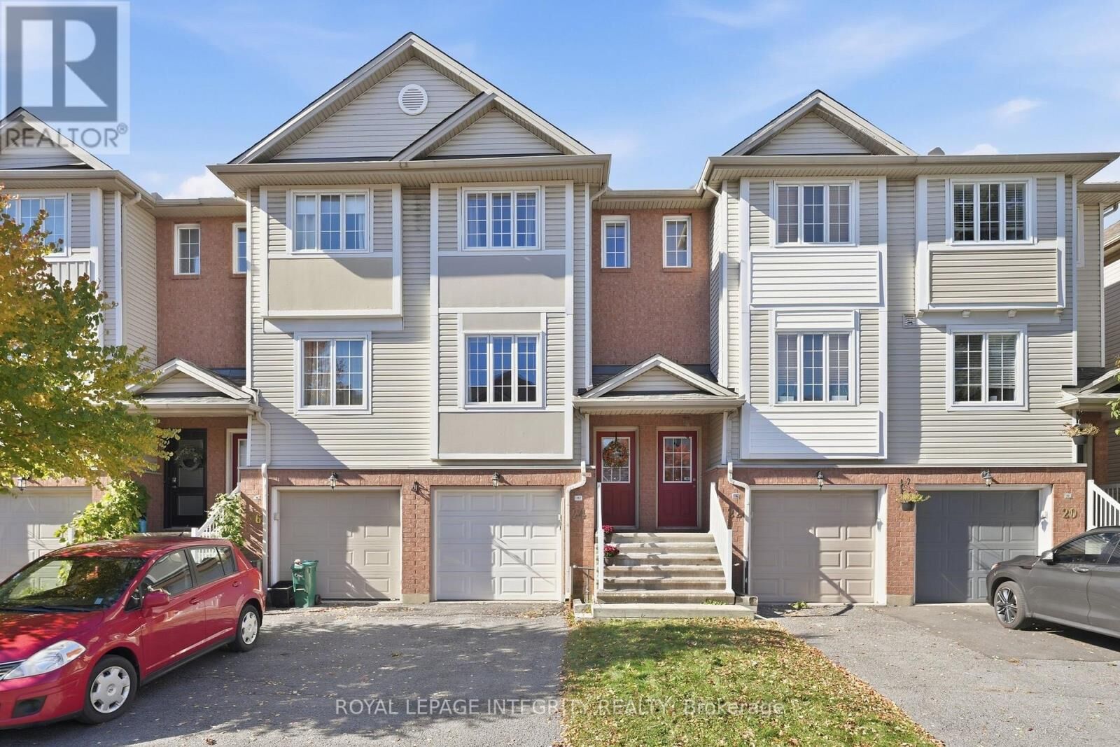 Property Photo:  24 Yorkville Street  ON K2C 4B6 