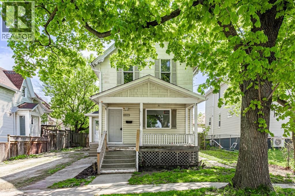 Property Photo:  136 Brock Street North  ON N7T 5Z1 