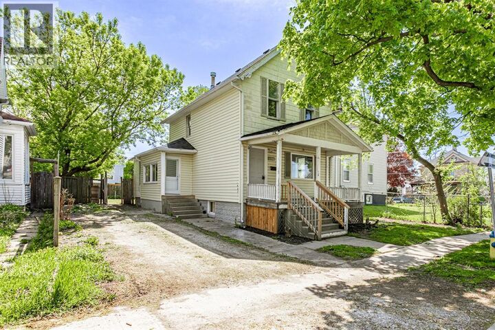 Property Photo:  136 Brock Street North  ON N7T 5Z1 