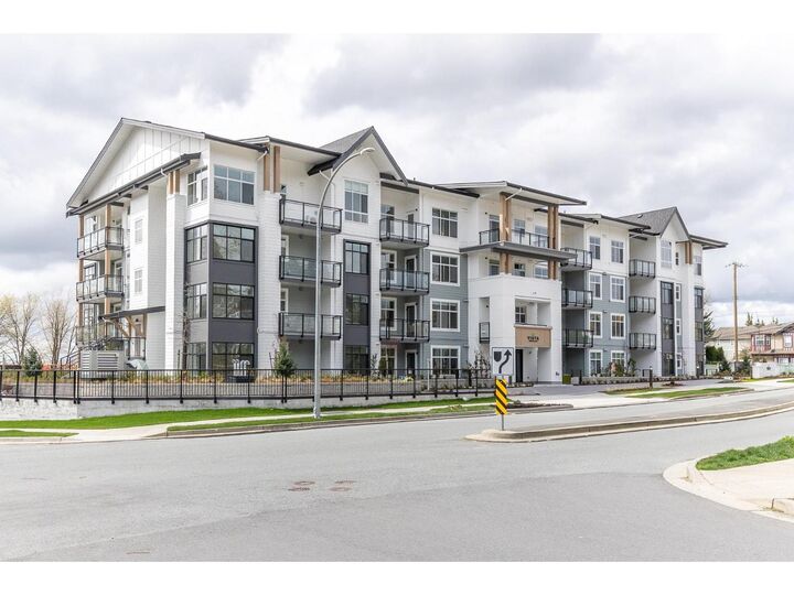 Property Photo:  33920 Best Avenue 112  BC V2V 0L9 