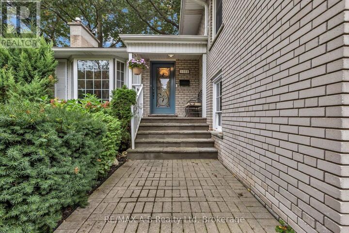 Property Photo: 1554 Sunnycove Drive ON L4X 1B5
