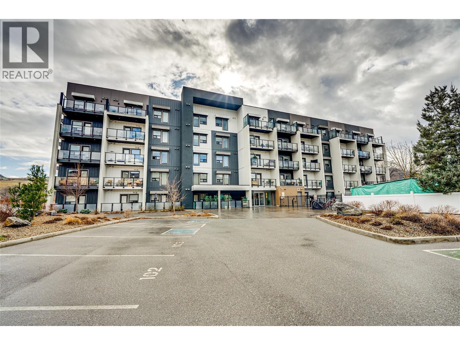 Property Photo:  2555 Lakeshore Road 321  BC V1H 1M9 